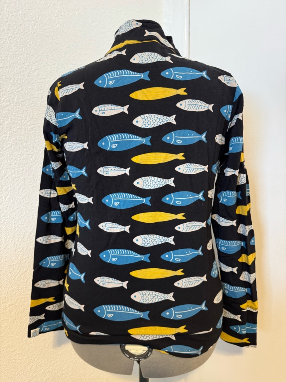 Tasc for Salmon Sisters Fish Half Zip Size Large - Picture 2 of 6